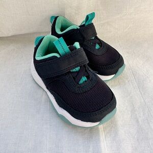 Baby/Toddler Bowie Sneakers Navy Blue Cat & Jack Size 5 Boy Or Girl